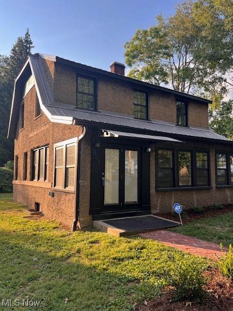837 Quincy Street - Photo 1