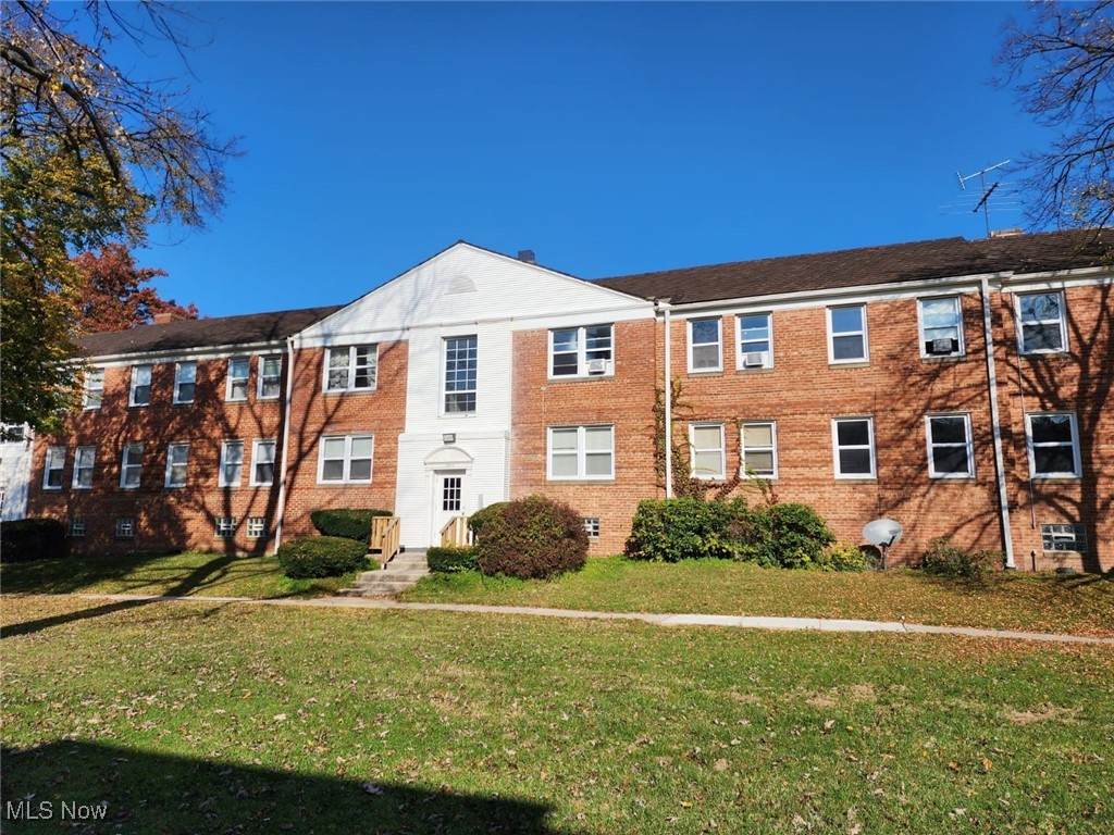 1832 Forest Hills Boulevard - Photo 1