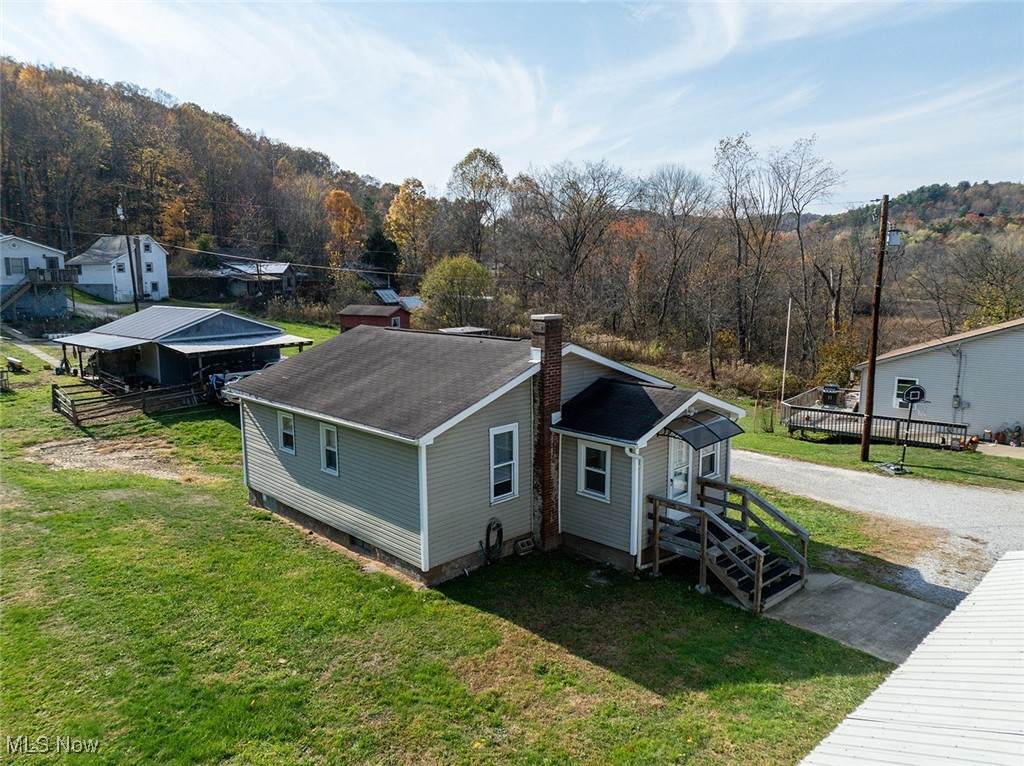 6823 Superior Road - Photo 1