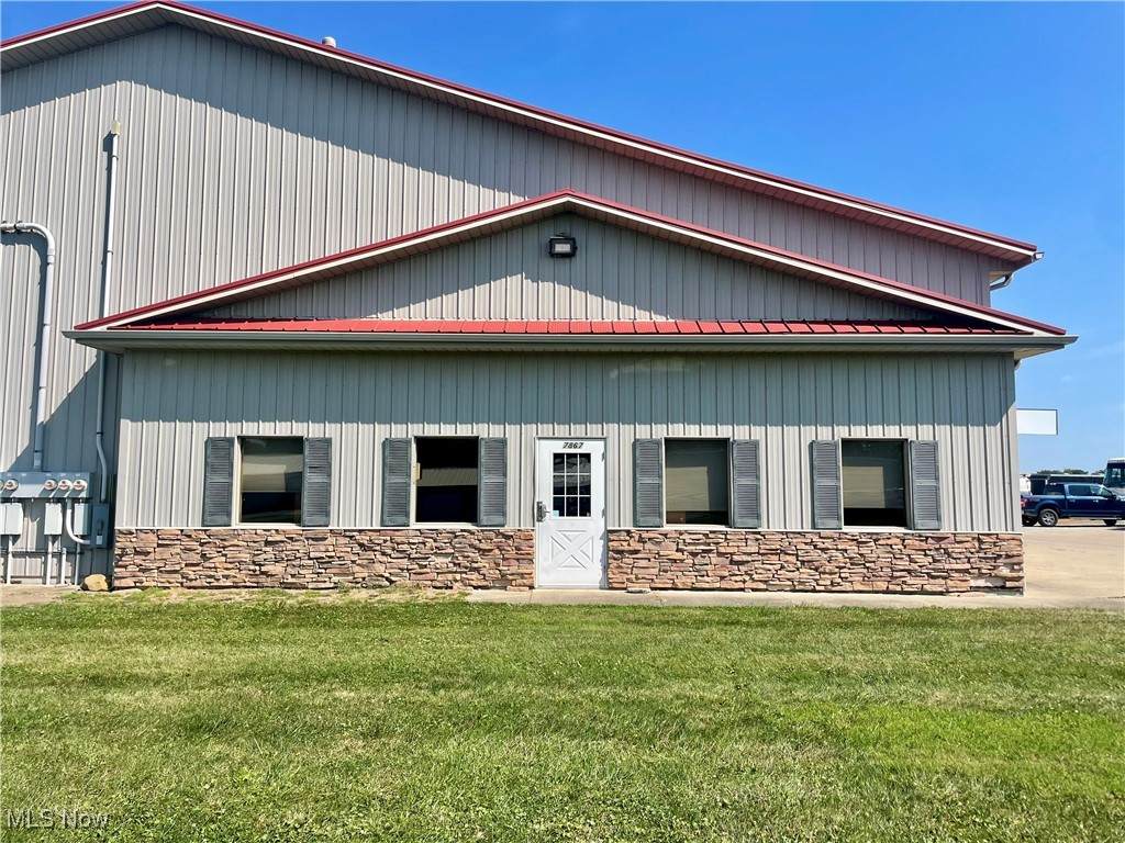7867 Lincoln Way - Photo 1