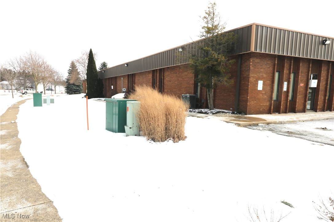 34 Executive Drive - Photo 1