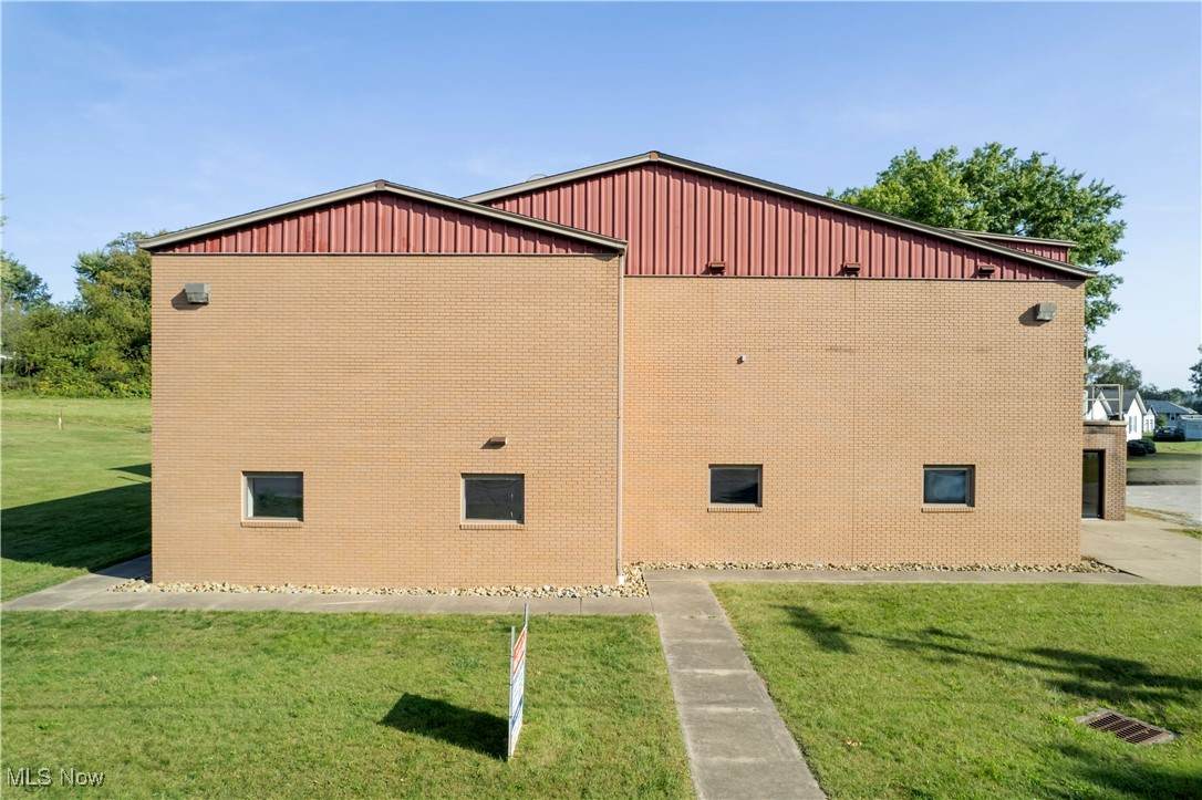 390 Wood Street - Photo 1