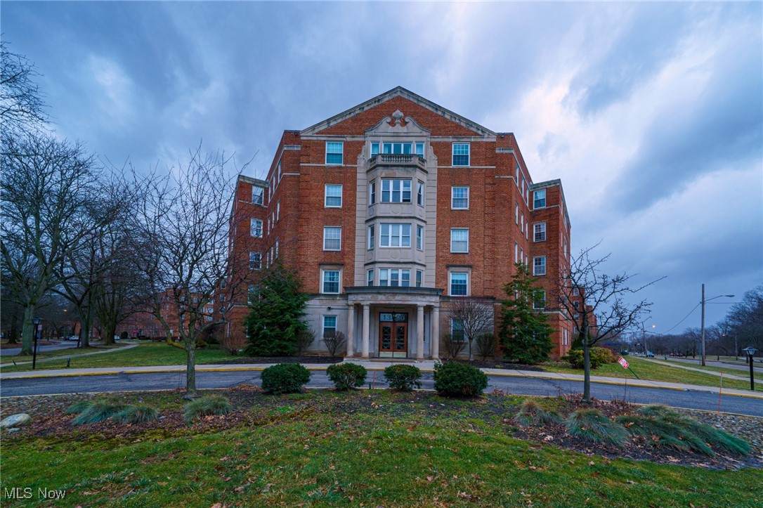 13800 Fairhill Road - Photo 1