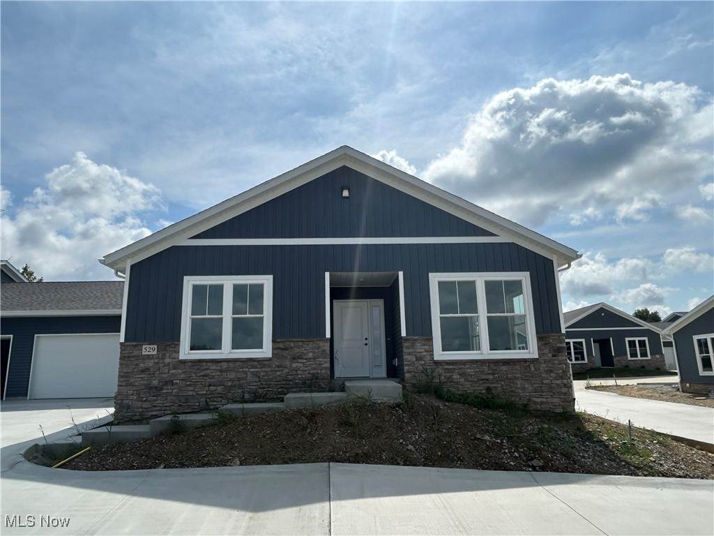 2520 Barrington Way - Photo 1