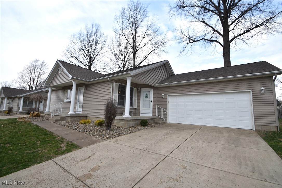 603 Raccoon Road - Photo 1