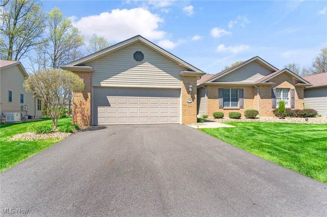 409 Pin Oak Place - Photo 1