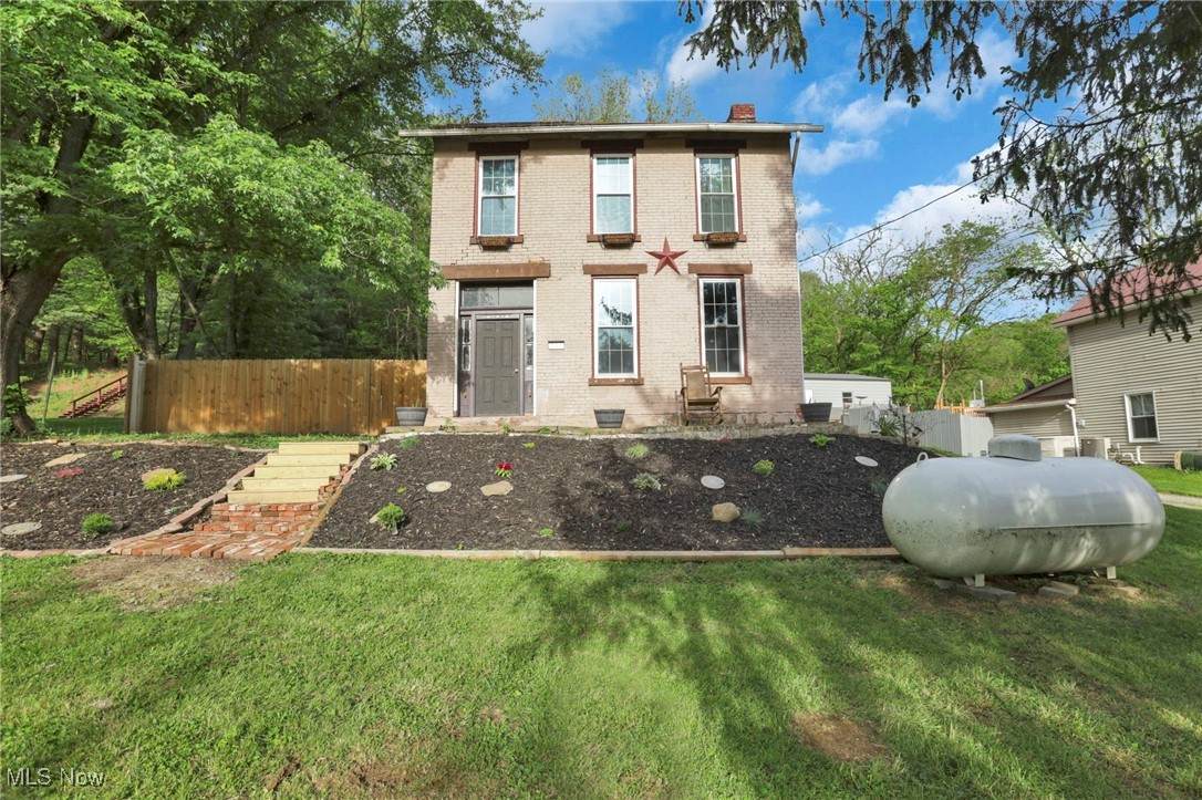 998 Wayne Avenue - Photo 1