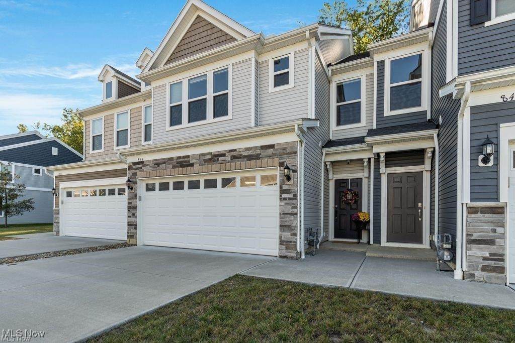 844 Woodside Drive - Photo 1