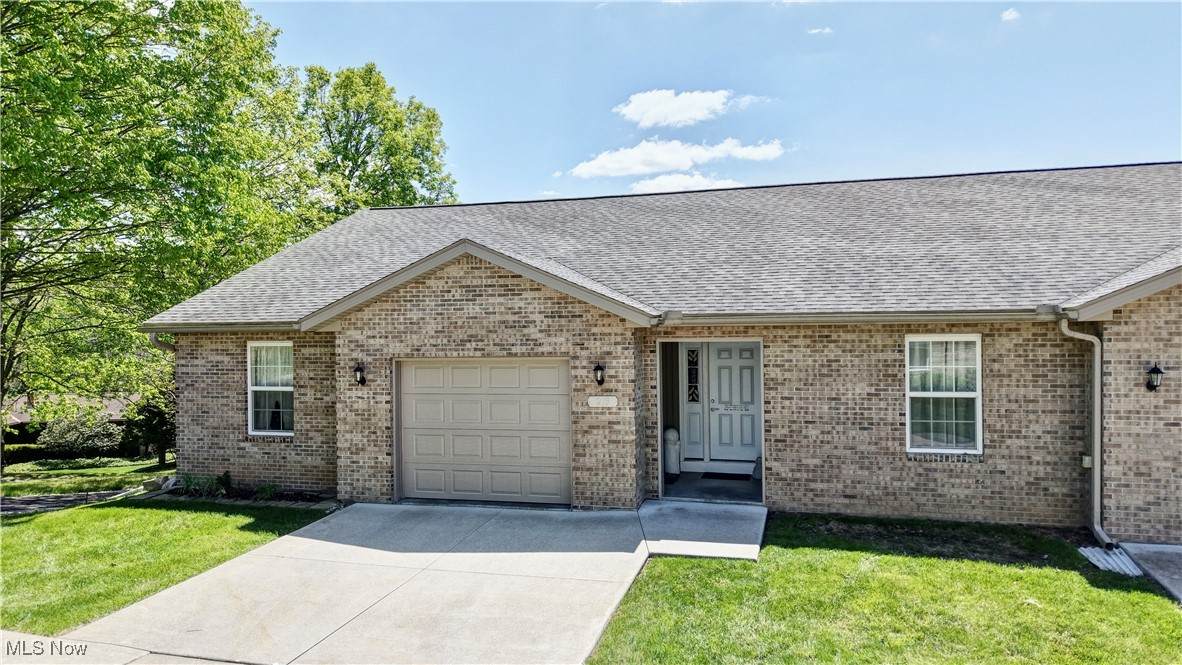 213 Knollton Drive - Photo 1