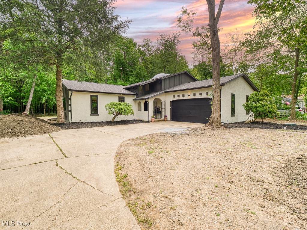 1429 Vermilion Road - Photo 1