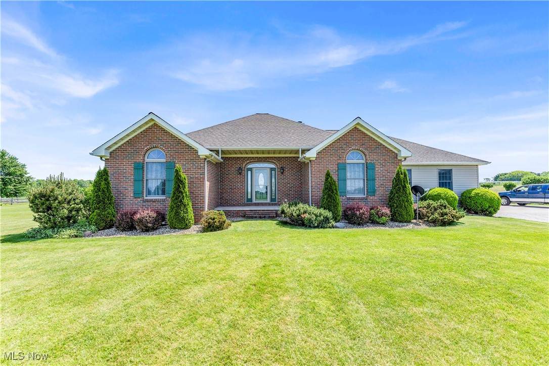 9903 Vermilion Road - Photo 1
