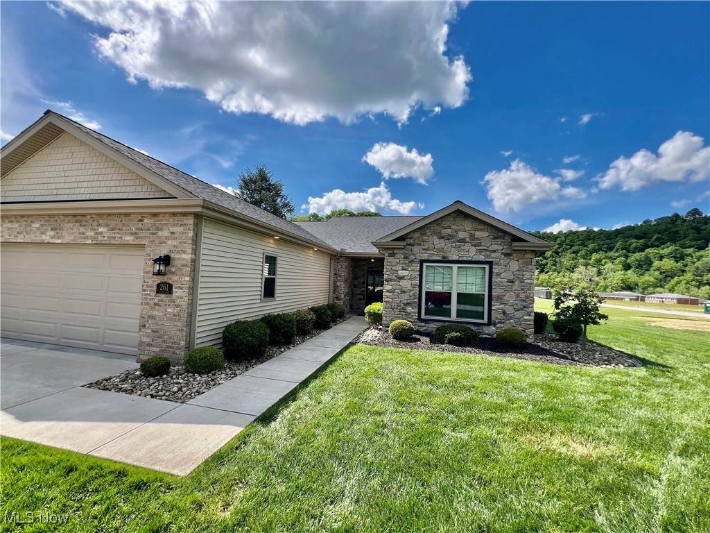 261 Valley View Drive - Photo 1