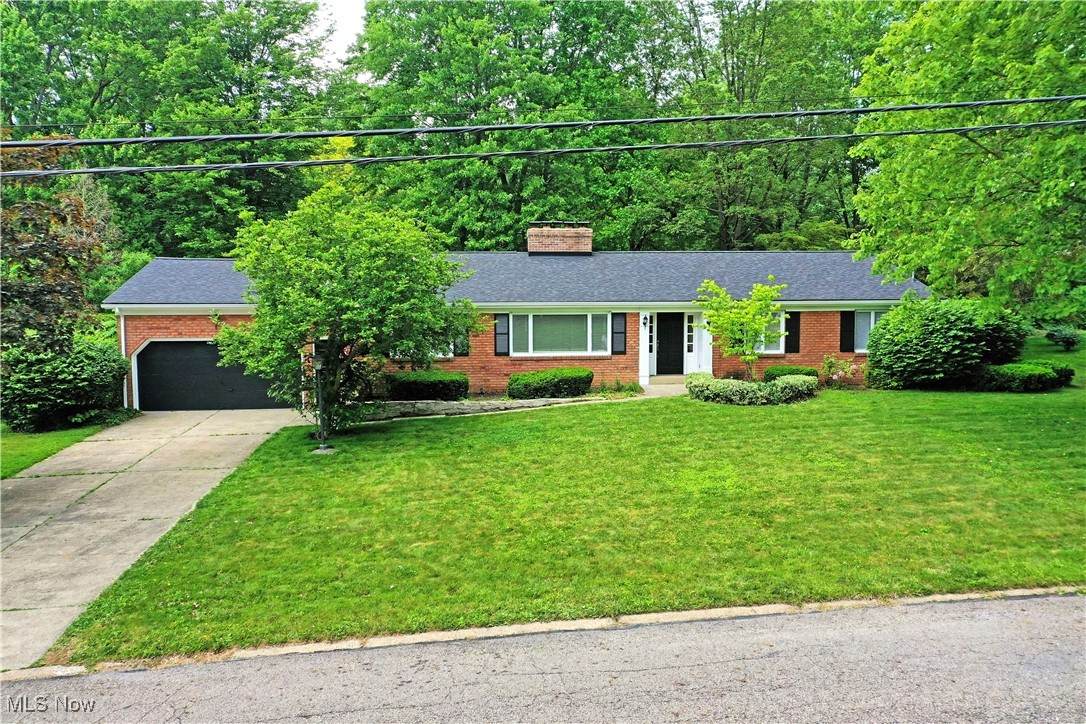 8615 Squirrel Hill Drive - Photo 1