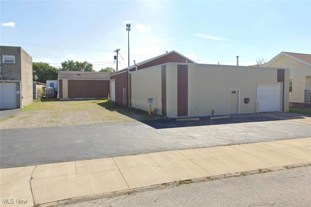 158 Woodbury Street - Photo 1