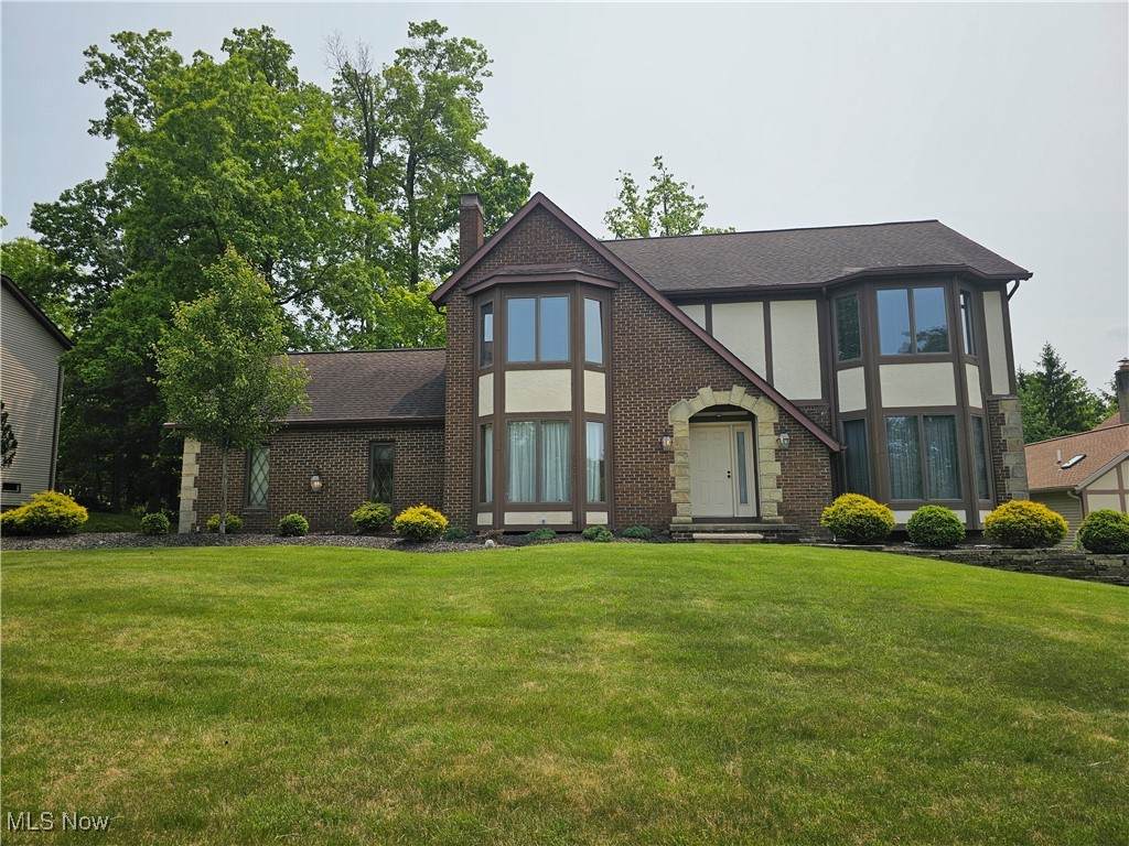 6671 Queens Way - Photo 1