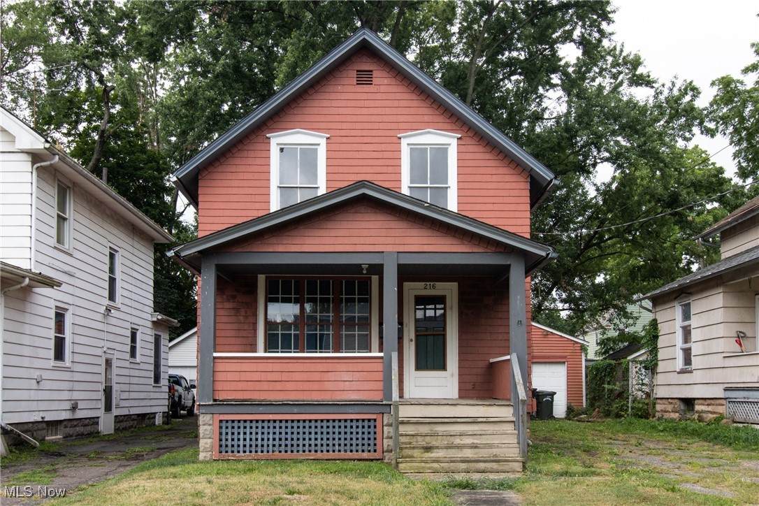216 Howe Street - Photo 1