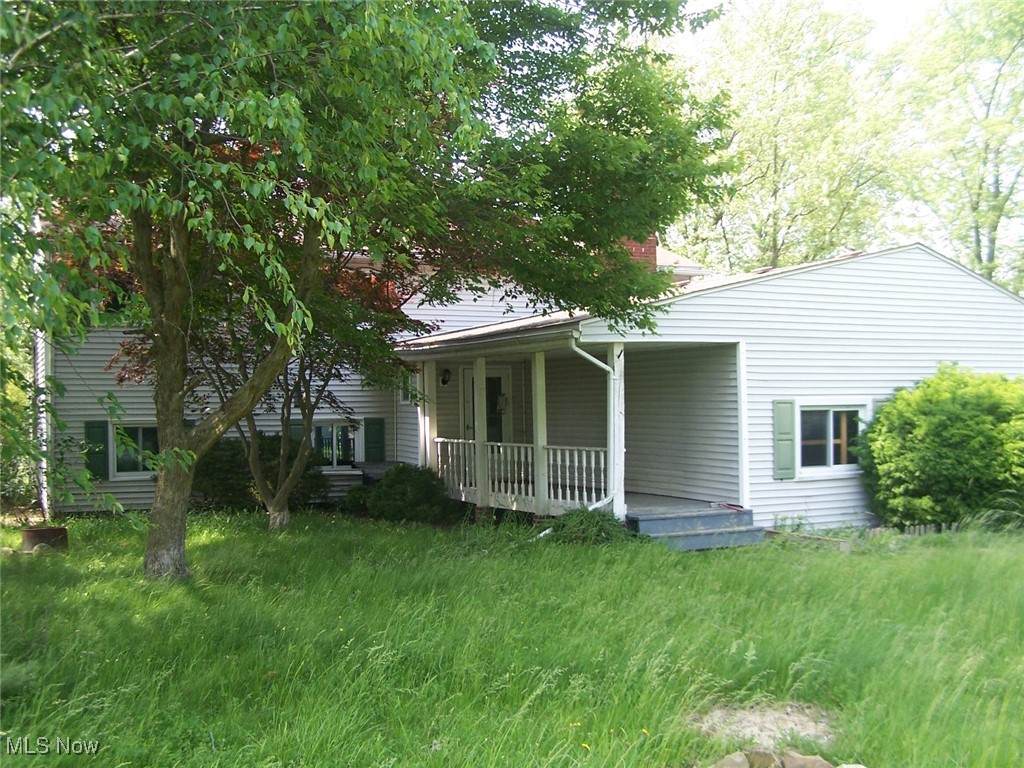 1475 Laurel Drive - Photo 1