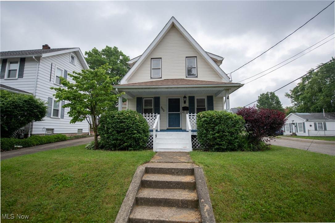 202 Pershing Avenue - Photo 1