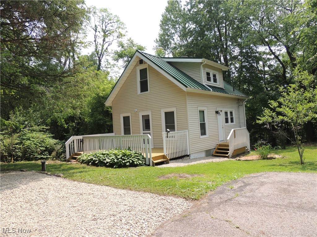 2242 Coffeen Street - Photo 1