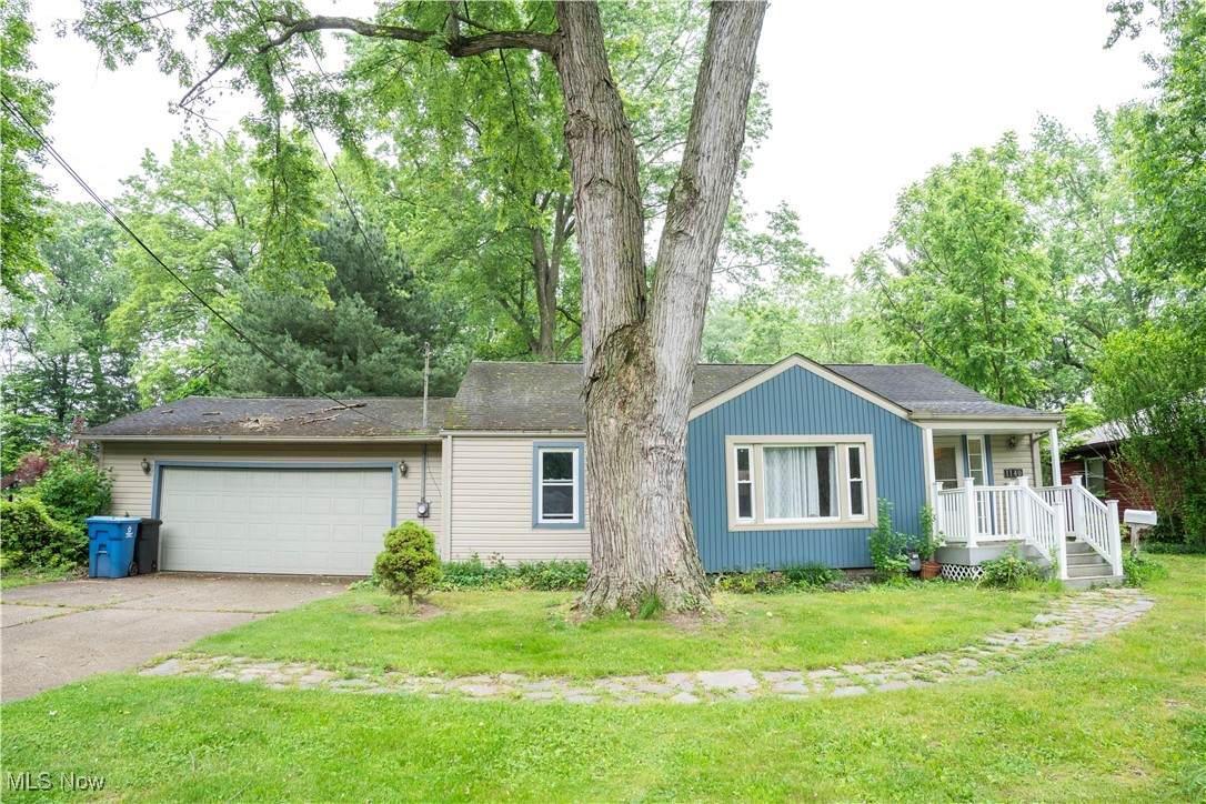 1140 Leonard Boulevard - Photo 1