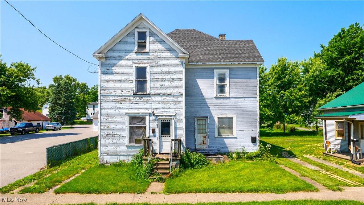225 Washington Street - Photo 1