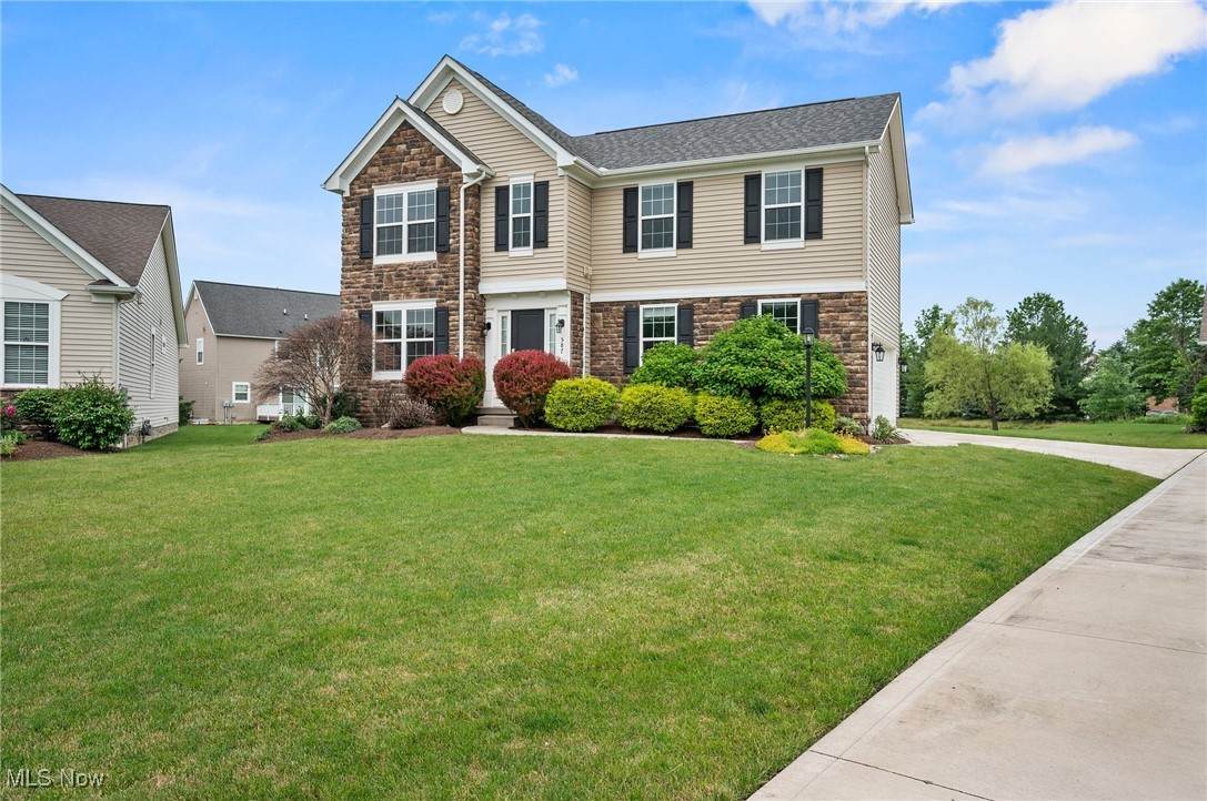 587 Surrey Drive - Photo 1