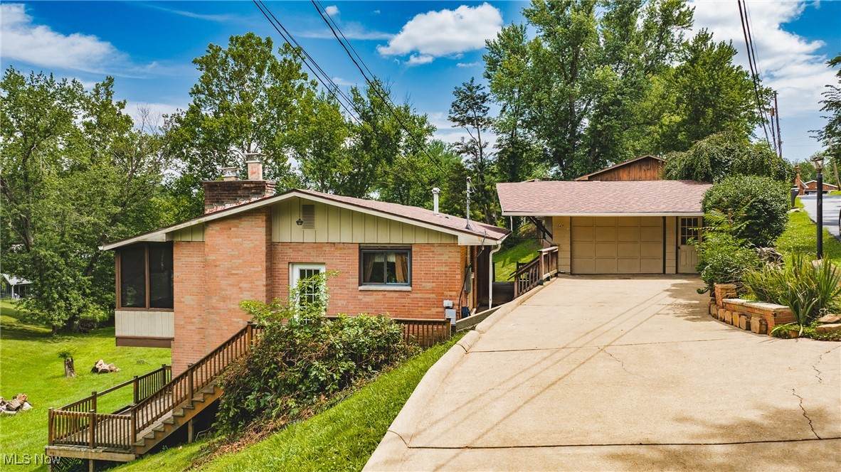 1047 Lakewood Circle - Photo 1