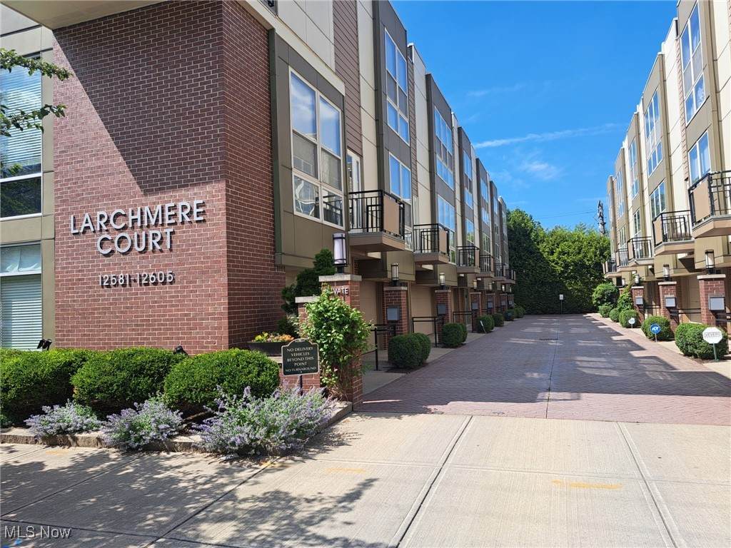 12595 Larchmere Boulevard - Photo 1