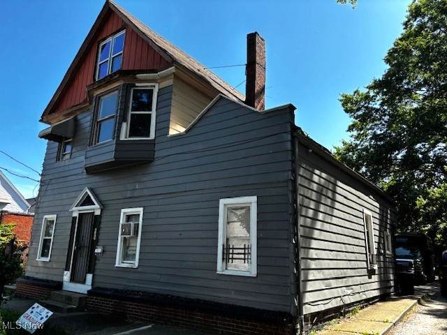 643 160th Street - Photo 1