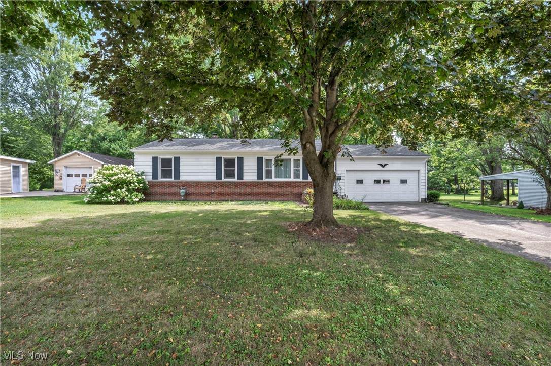 140 Lincoln Street - Photo 1