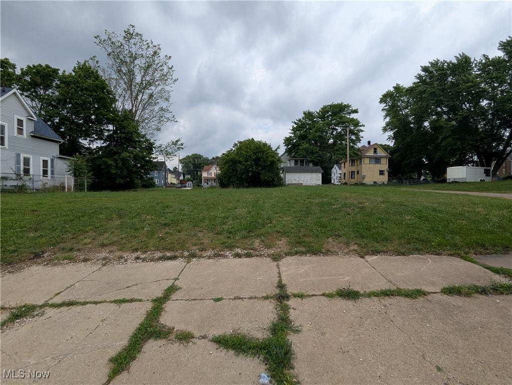 1809 Tuscarawas Street - Photo 1