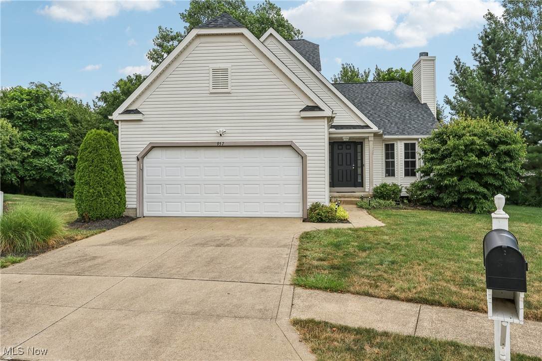 957 Devonwood Drive - Photo 1