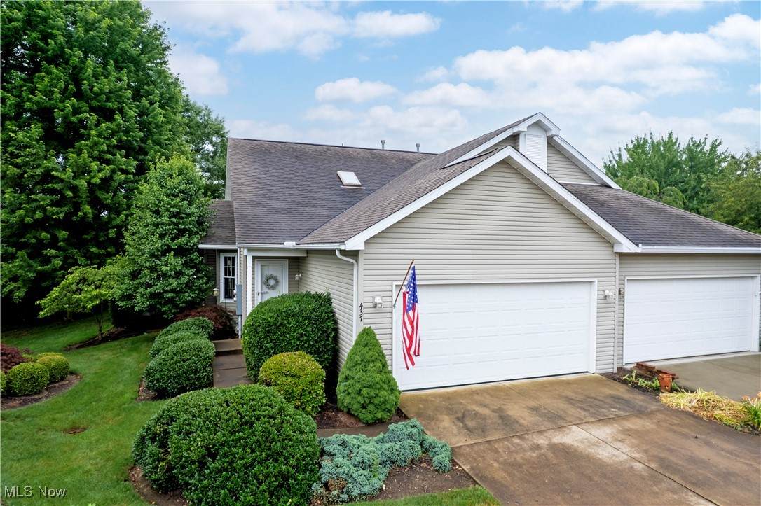 437 Danvers Court - Photo 1