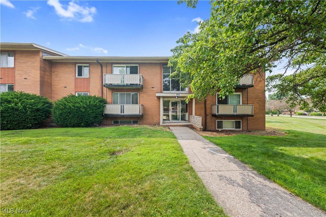 21881 River Oaks Drive - Photo 1