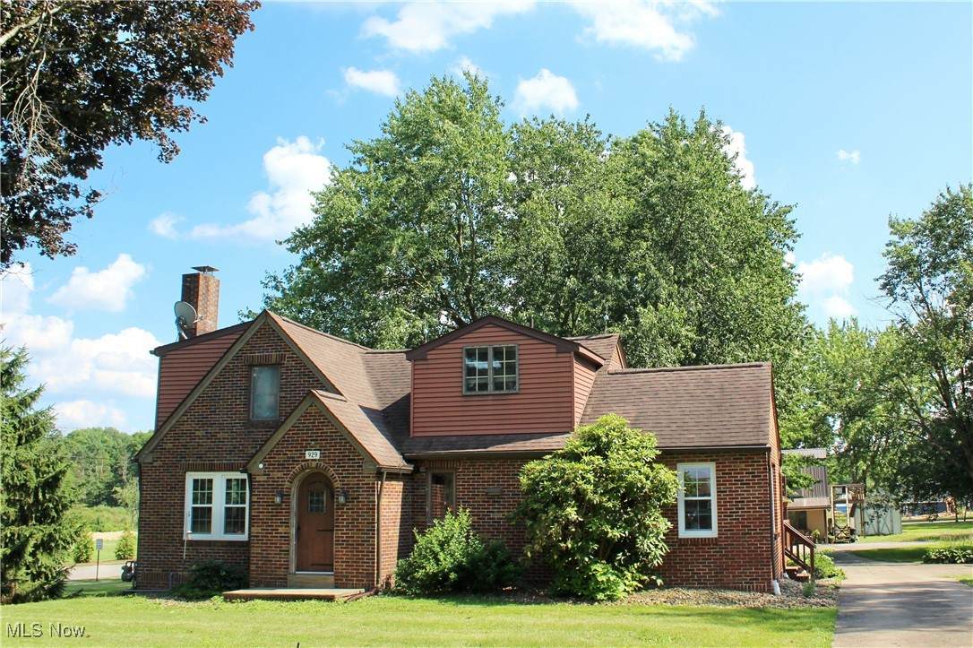 929 Park Avenue - Photo 1