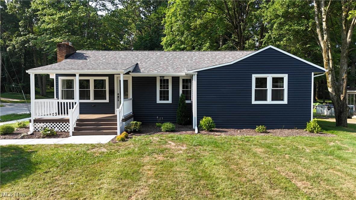 1974 Hawthorne Avenue - Photo 1