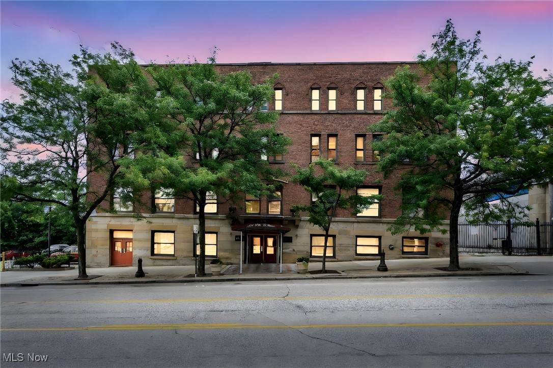 1133 9th Street - Photo 1