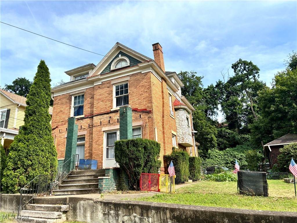 812 Bradshaw - Photo 1