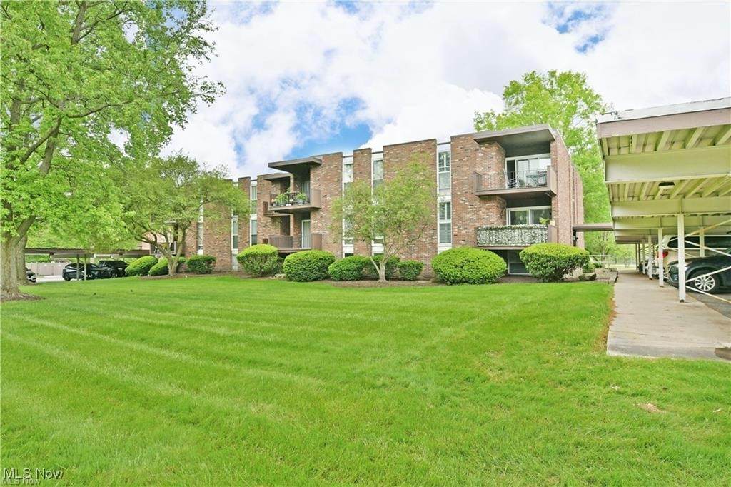 3020 North River - Photo 1