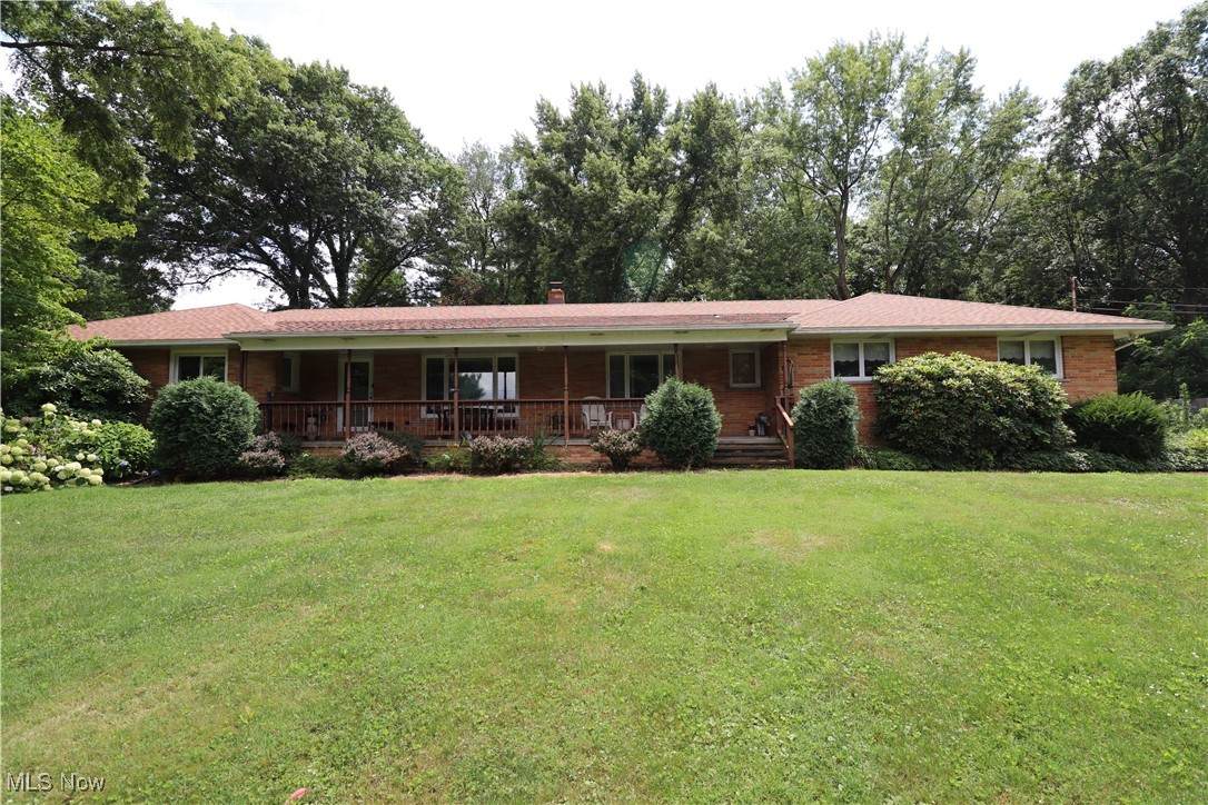 652 Sheraton Drive - Photo 1