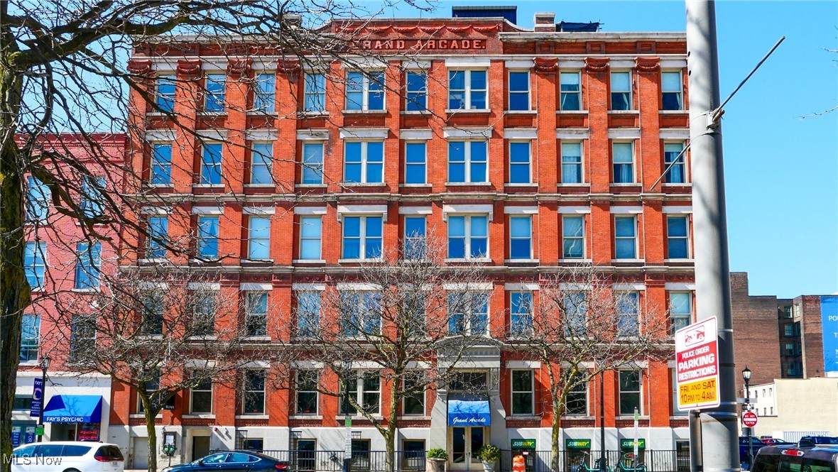 408 Saint Clair Avenue - Photo 1