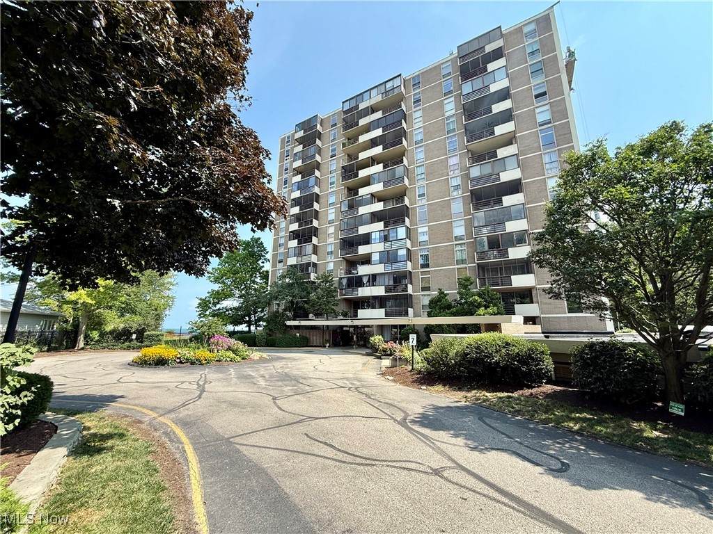 25801 Lakeshore Boulevard - Photo 1