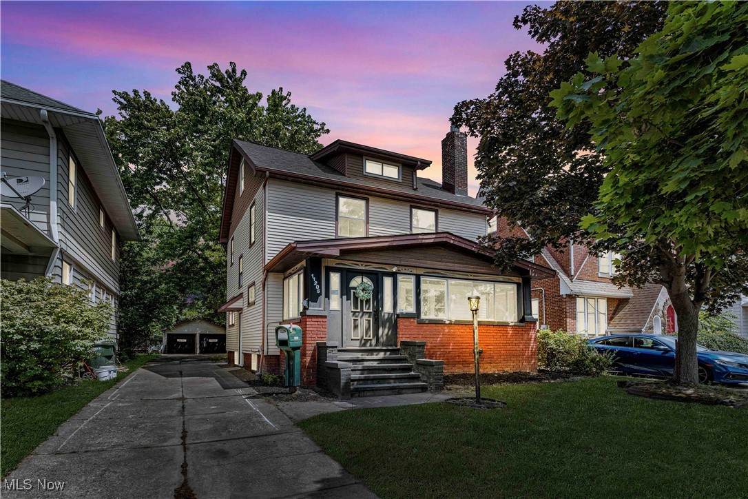 11205 Langton Avenue - Photo 1