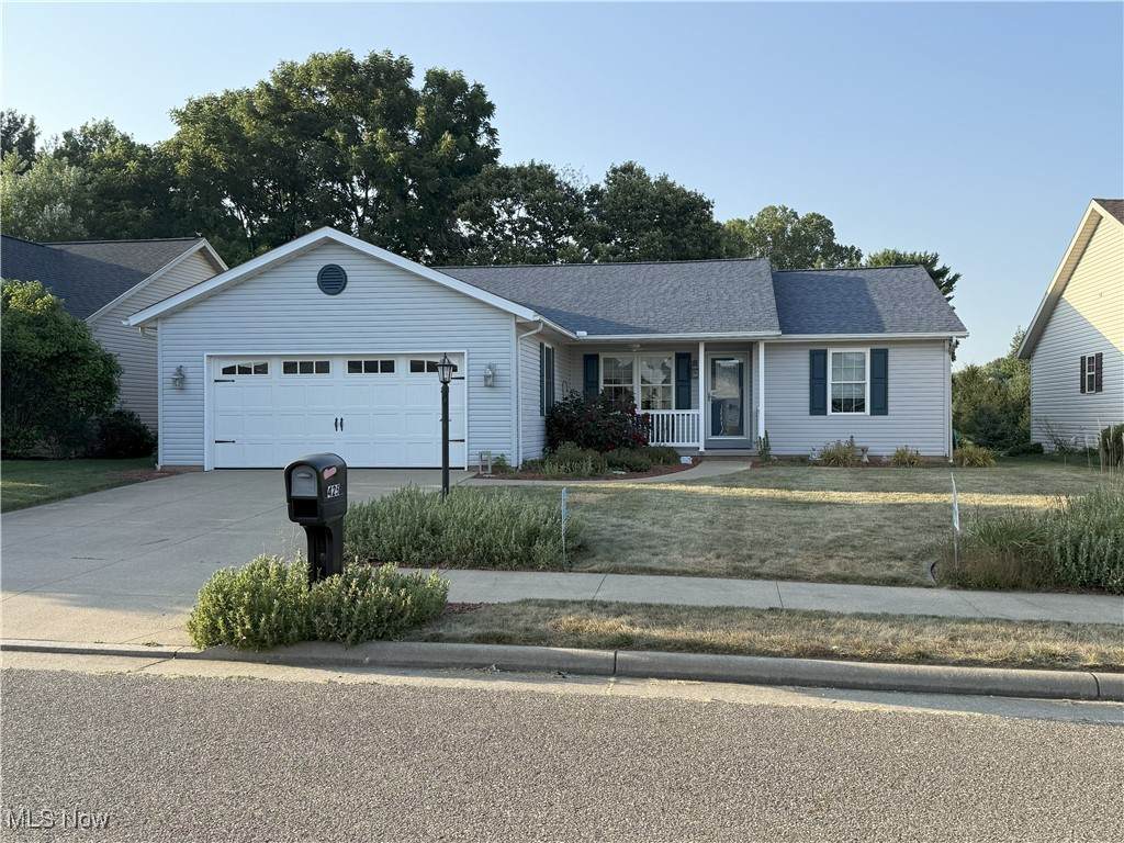 425 Hickory Drive - Photo 1