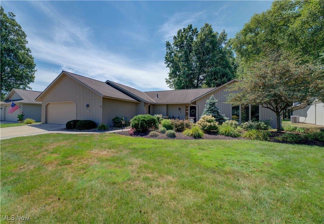 32833 Fallhaven Circle - Photo 1