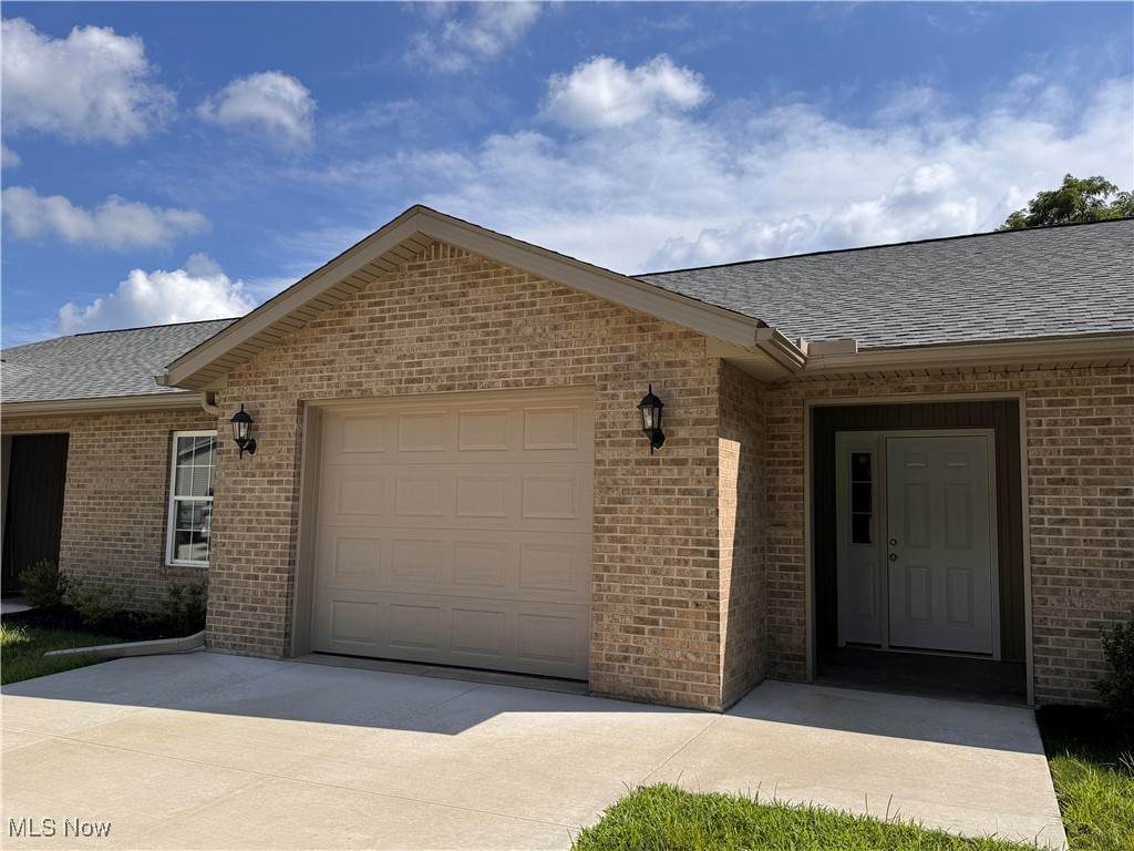 203 Knollton Drive - Photo 1