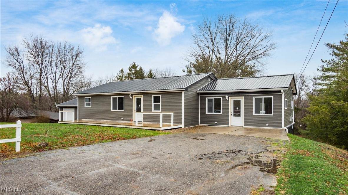 5617 Skyline Dr - Photo 1