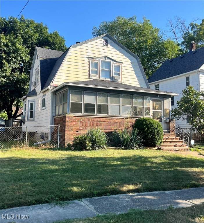 319 27th Street - Photo 1
