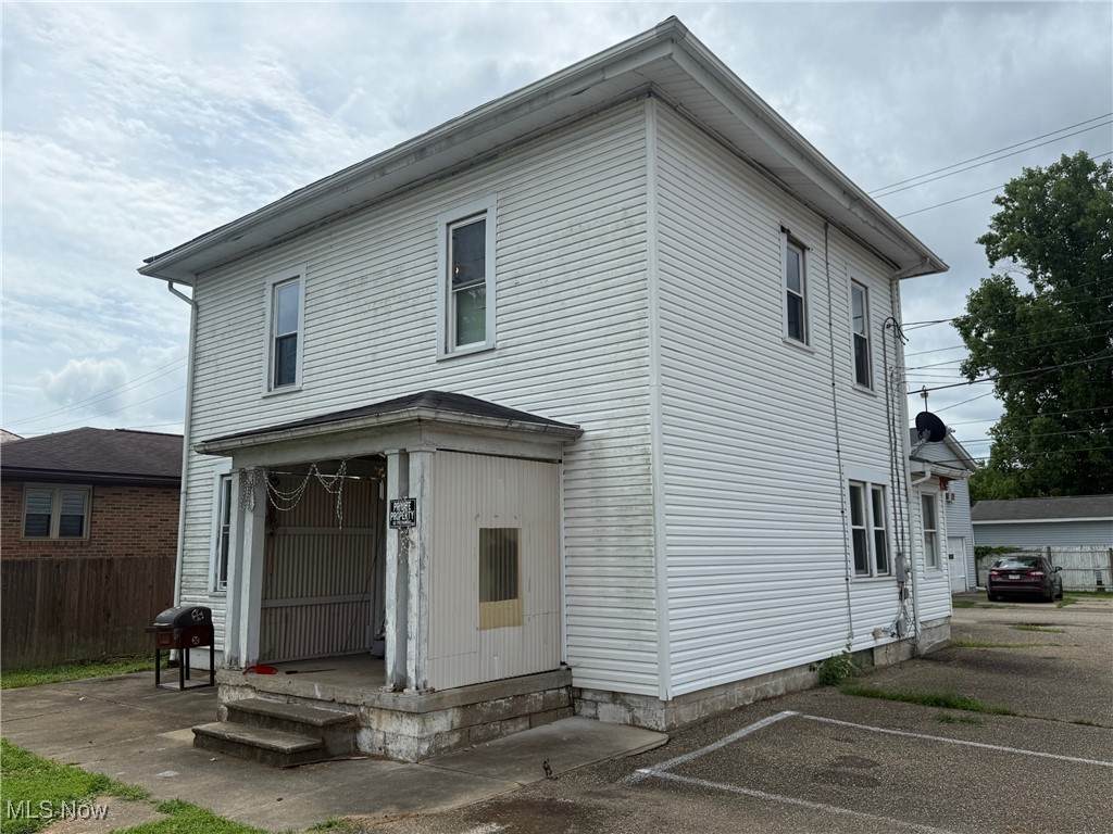 335 Allen Lane - Photo 1