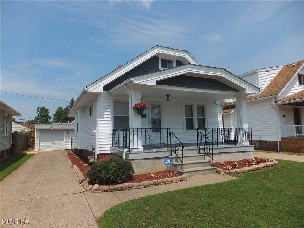 1512 Granby Avenue - Photo 1